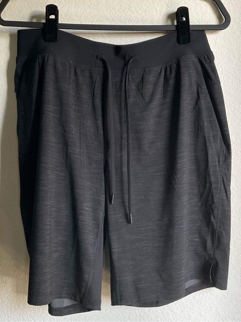 Lulu Men's heathered T.H.E shorts
